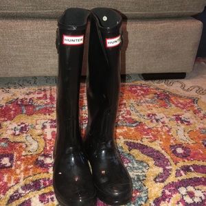 Hunter rain boots worn a handful of times